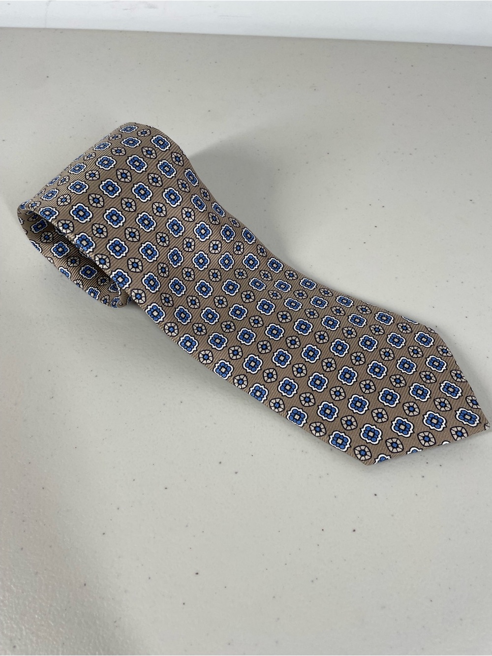 Faconnable Silk Tie Beige Blue Medallion Print Made in Italy Business Luxury